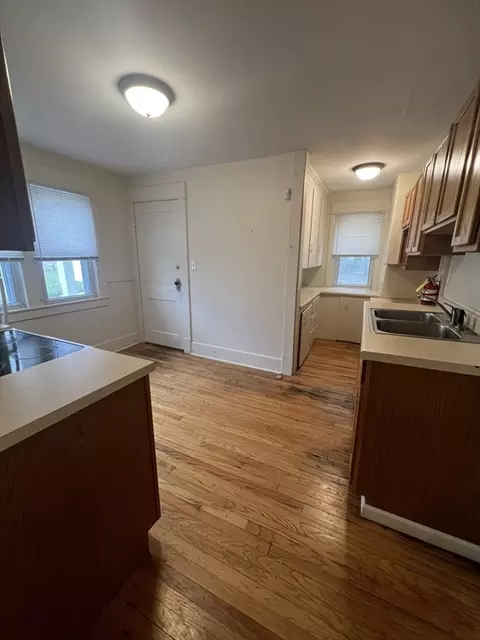 183 Middlesex St, Springfield, MA 01109 photo 13