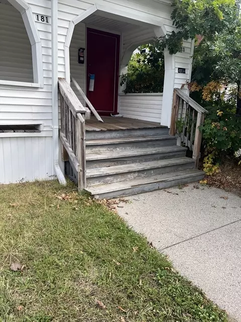 183 Middlesex St, Springfield, MA 01109 photo 5
