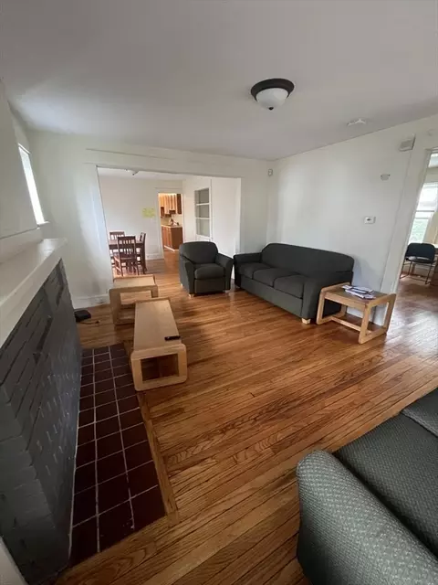 183 Middlesex St, Springfield, MA 01109 photo 10