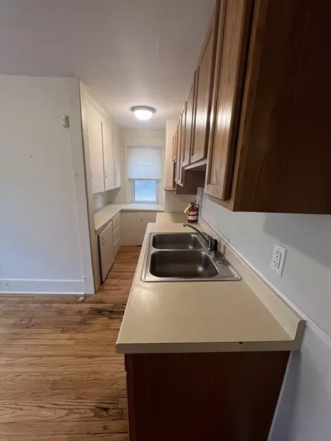183 Middlesex St, Springfield, MA 01109 photo 14