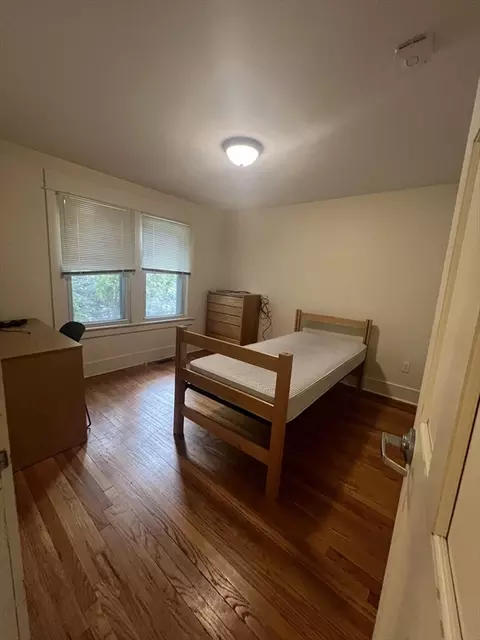 183 Middlesex St, Springfield, MA 01109 photo 17