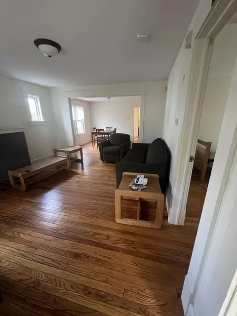 183 Middlesex St, Springfield, MA 01109 photo 8