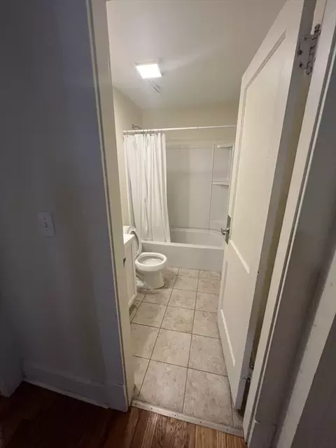 183 Middlesex St, Springfield, MA 01109 photo 16