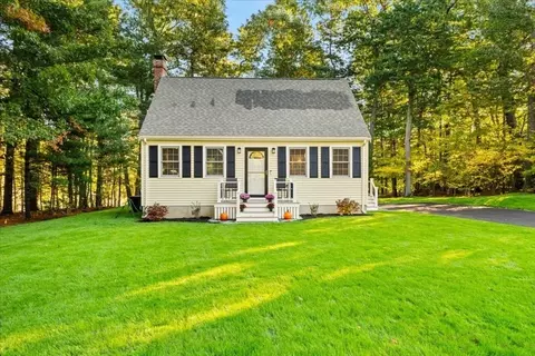 3 Lee Ter, Hanson, MA 02341
