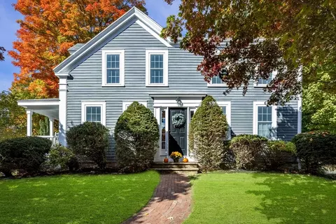 18 Broad St, Groveland, MA 01834