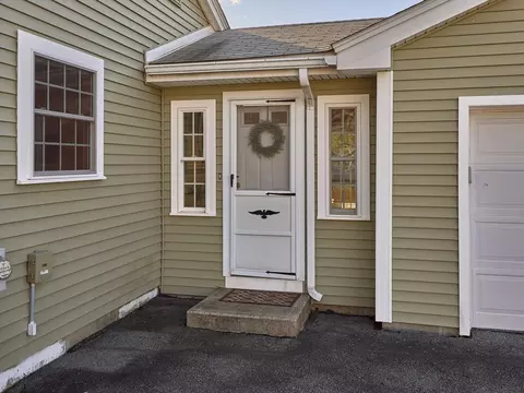 26 Ebenezer St, Worcester, MA 01604 photo 4