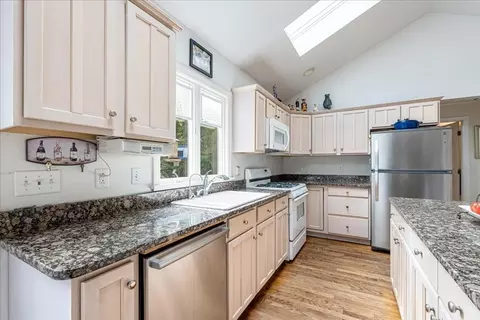 125 Spring St, Hanover, MA 02339 photo 6
