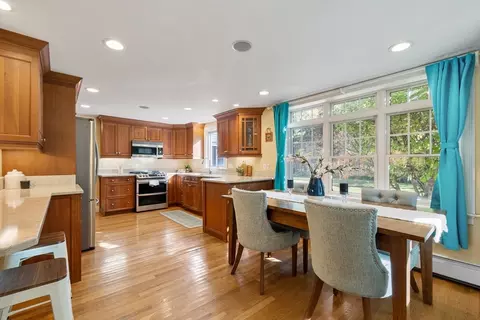 24 Conant St, Acton, MA 01720 photo 3