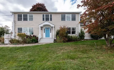 9 Bunker Hill Rd, Ipswich, MA 01938