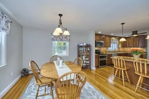 8 Marla Ln, Reading, MA 01867 photo 11