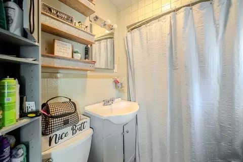 Bath - 15 Ledge Ct, Clinton, MA 01510 photo 1 of 1