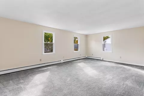 56 Vincent Cir, Worcester, MA 01604 photo 12
