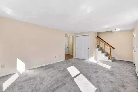 56 Vincent Cir, Worcester, MA 01604 photo 9