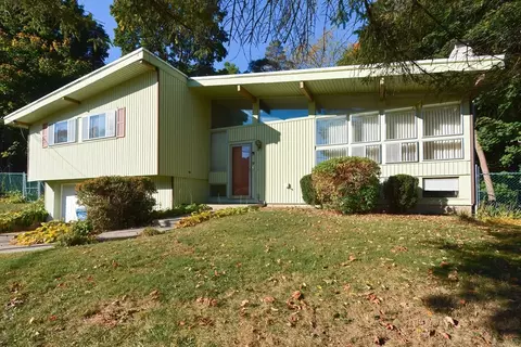 13 Walnut Knls, Canton, MA 02021