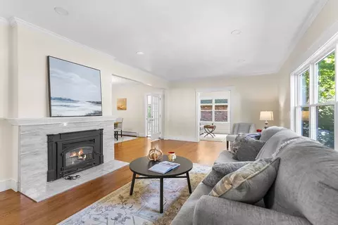Living - 15 S Flagg St, Worcester, MA 01602 photo 1 of 3