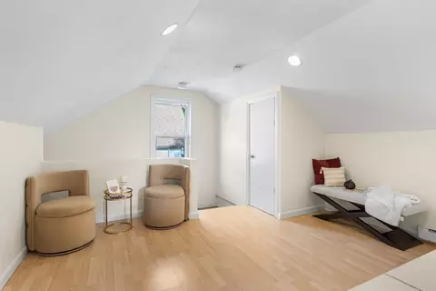 Entry Way - 15 S Flagg St, Worcester, MA 01602 photo 2 of 3
