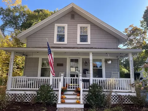 19 Marvin Ave, Franklin, MA 02038