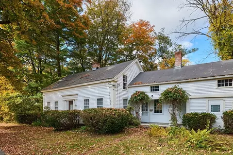38 Pine St, Amherst, MA 01002 photo 2