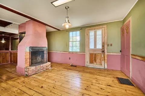 38 Pine St, Amherst, MA 01002 photo 3