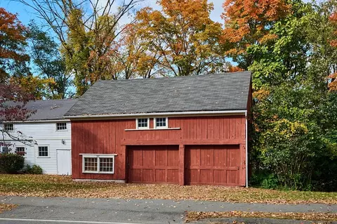 38 Pine St, Amherst, MA 01002 photo 32