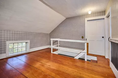 38 Pine St, Amherst, MA 01002 photo 22
