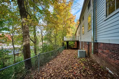 38 Pine St, Amherst, MA 01002 photo 31