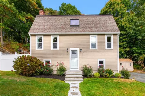 13 Locust St, Beverly, MA 01915
