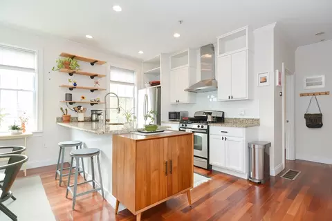 93 Sciarappa St #2, Cambridge, MA 02141