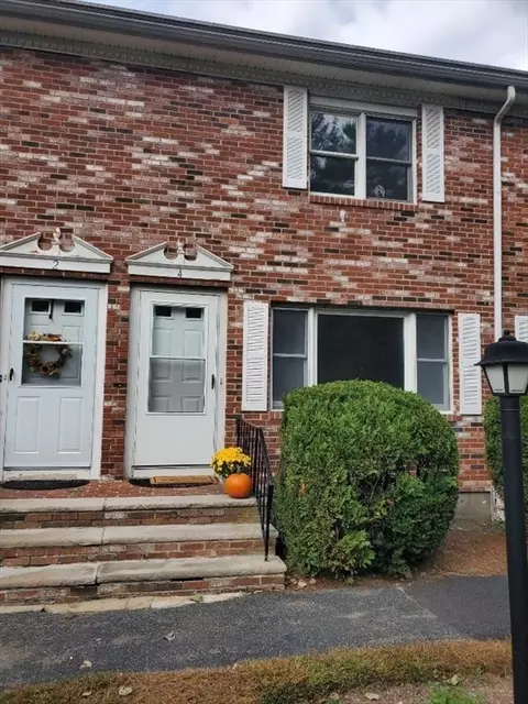 4 Andrew Rd #4, East Bridgewater, MA 02333