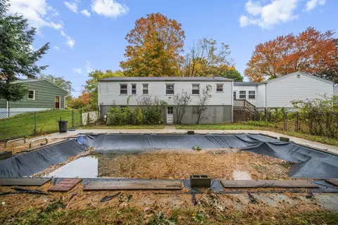 231 Brookside Cir, Northampton, MA 01062 photo 24