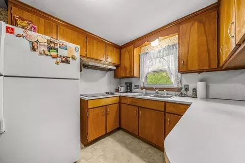 231 Brookside Cir, Northampton, MA 01062 photo 6