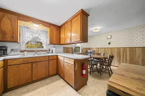 231 Brookside Cir, Northampton, MA 01062 photo 8