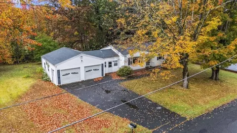 231 Brookside Cir, Northampton, MA 01062 photo 4