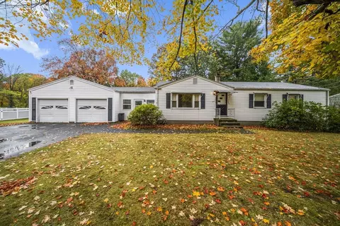 231 Brookside Cir, Northampton, MA 01062