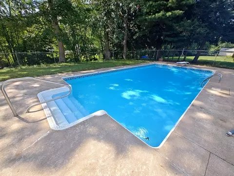 231 Brookside Cir, Northampton, MA 01062 photo 32