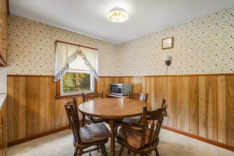 231 Brookside Cir, Northampton, MA 01062 photo 9