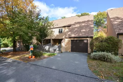 4 Clarendon Cmn #4, Franklin, MA 02038