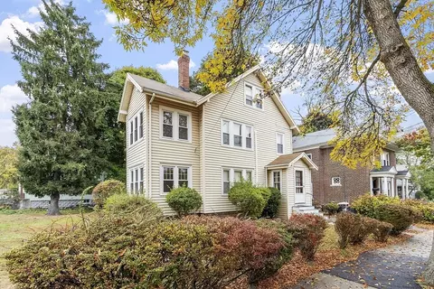 9-11 Robbins Rd, Arlington, MA 02476