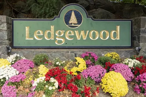 9 Ledgewood Way #9, Peabody, MA 01960