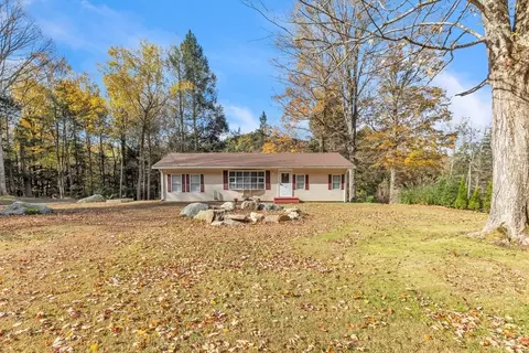 509 Main Rd, Montgomery, MA 01050