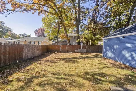 Exterior - 80 Upland St, Springfield, MA 01104 photo 5 of 5