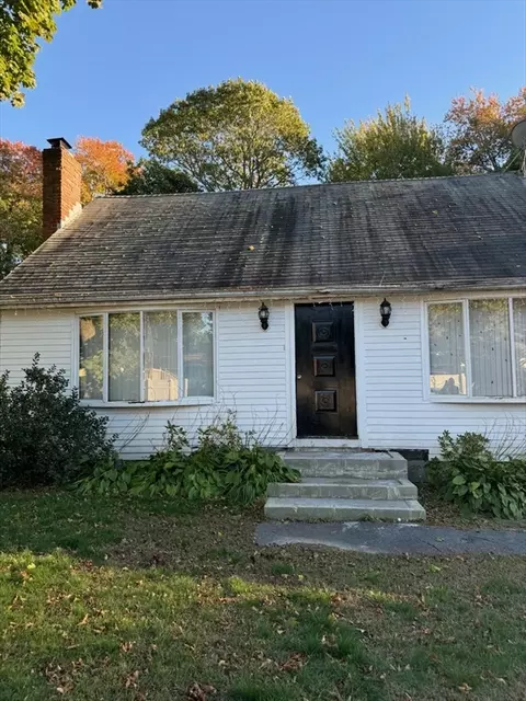 90 Sunset Ave, Brockton, MA 02301