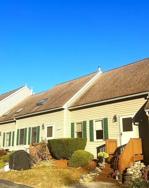 128 Newton Rd #37, Plaistow, NH 03865