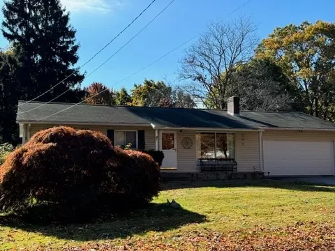 9 Chamberlain St, Hopkinton, MA 01748
