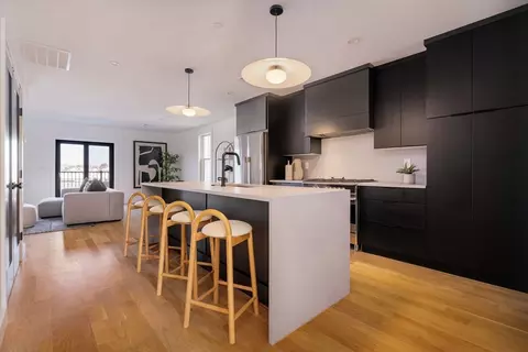 272 Eagle St #4, Boston, MA 02128
