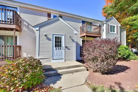 226 Park St #2, North Attleboro, MA 02760