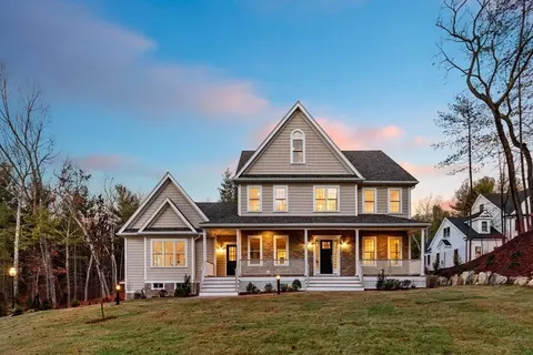 357 Grove St, Reading, MA 01867