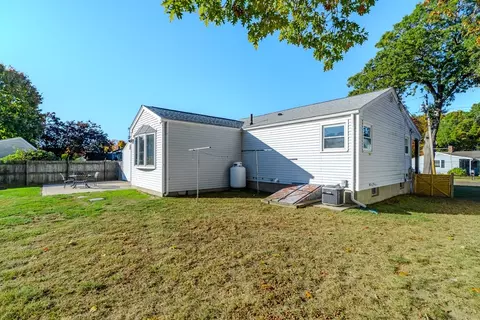 97 Valier Ave, Chicopee, MA 01020 photo 6