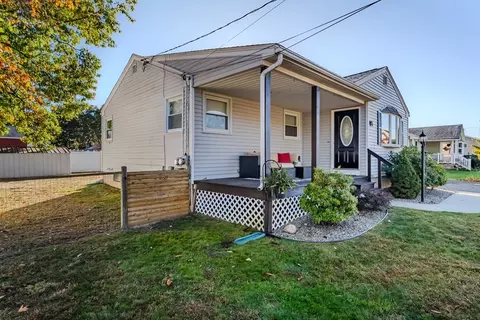 97 Valier Ave, Chicopee, MA 01020 photo 2