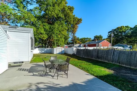97 Valier Ave, Chicopee, MA 01020 photo 9